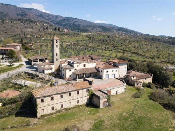 casa indipendente in vendita a Reggello