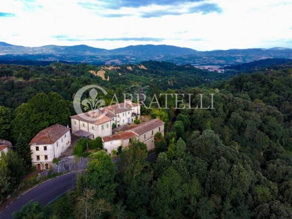 casa indipendente in vendita a Reggello