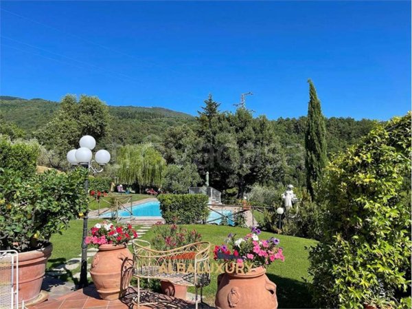 casa indipendente in vendita a Reggello