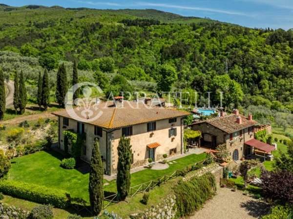casa indipendente in vendita a Reggello