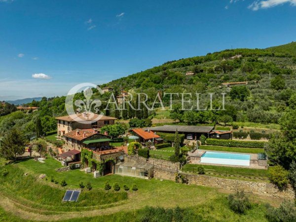 casa indipendente in vendita a Reggello