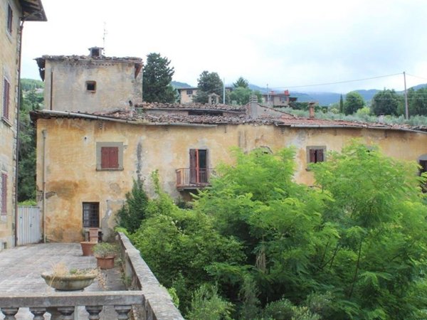 casa indipendente in vendita a Reggello