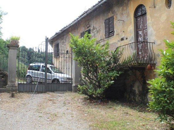 casa indipendente in vendita a Reggello