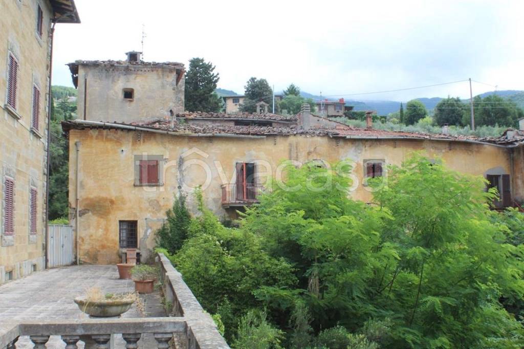 casa indipendente in vendita a Reggello
