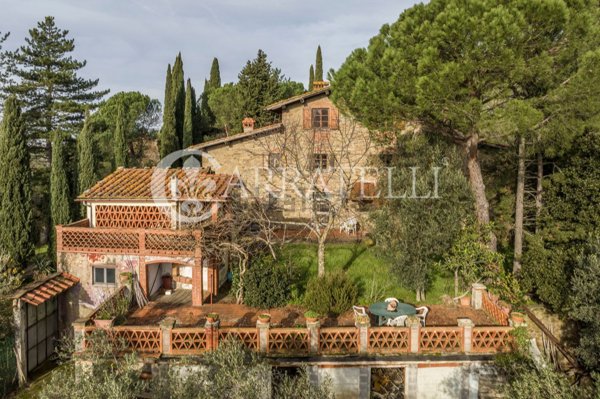 casa indipendente in vendita a Reggello