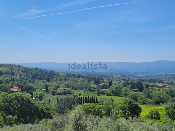casa indipendente in vendita a Reggello