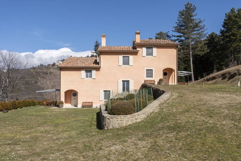 casa indipendente in vendita a Reggello in zona Saltino