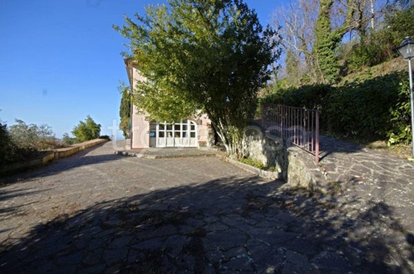 casa indipendente in vendita a Reggello