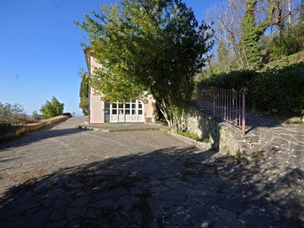 casa indipendente in vendita a Reggello
