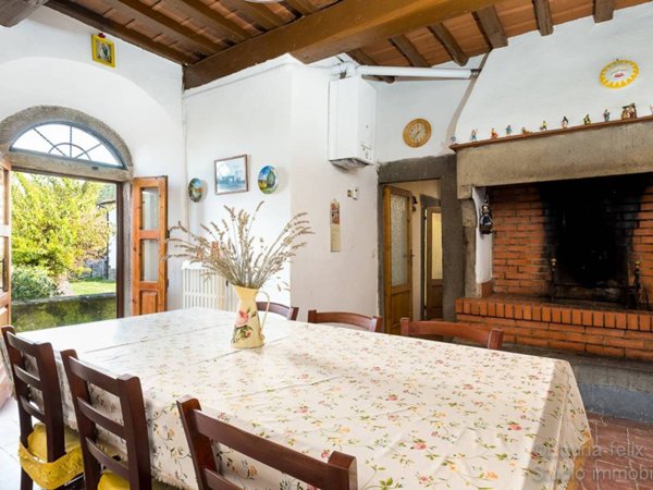 casa indipendente in vendita a Reggello