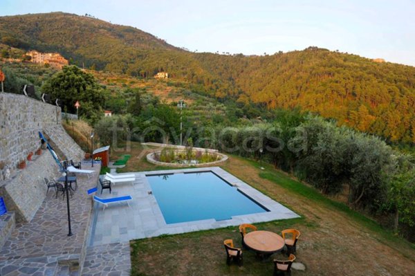 casa indipendente in vendita a Reggello in zona Pietrapiana