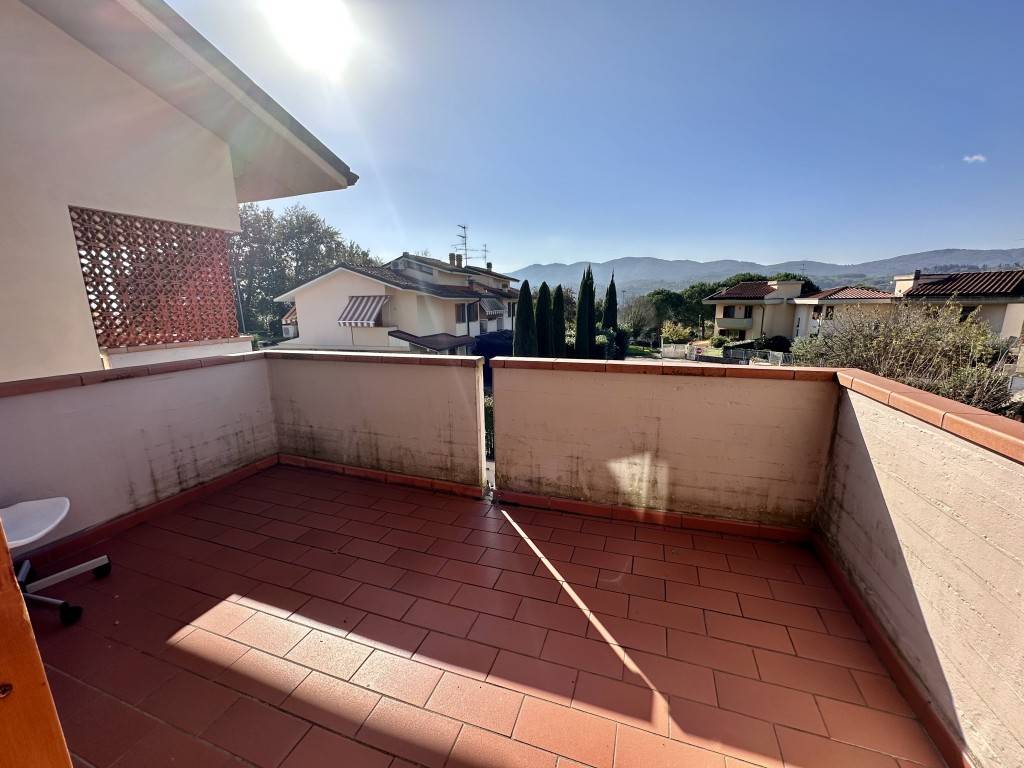 casa indipendente in vendita a Reggello in zona Ciliegi