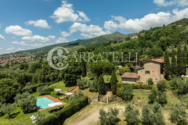 casa indipendente in vendita a Reggello