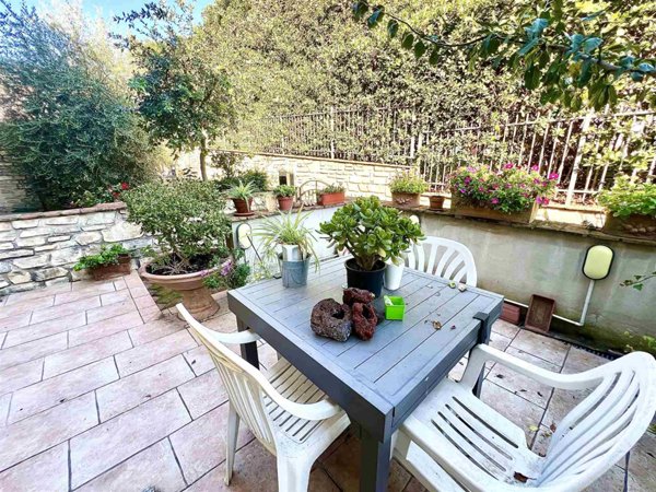 casa indipendente in vendita a Reggello in zona Cascia