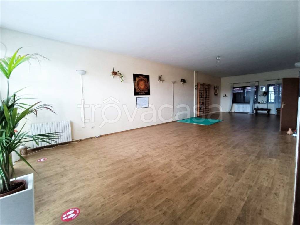 negozio in vendita a Reggello in zona Matassino