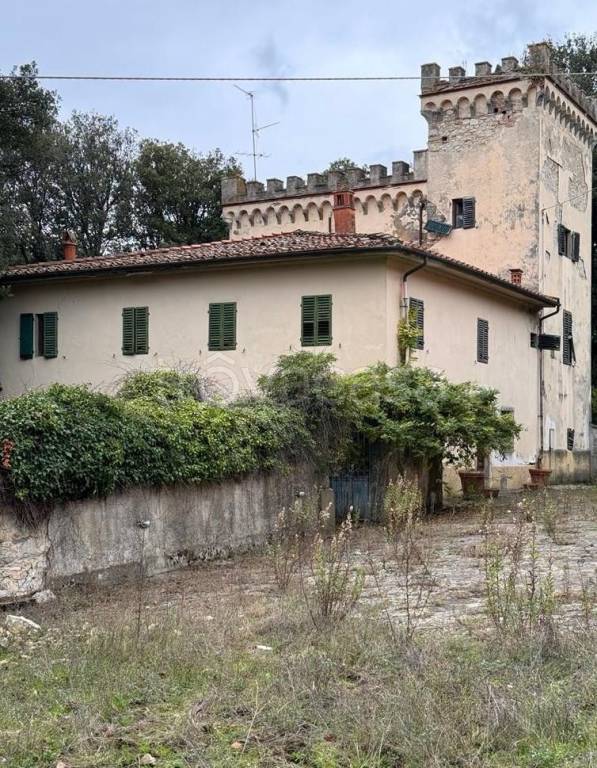 casa indipendente in vendita a Reggello in zona Leccio