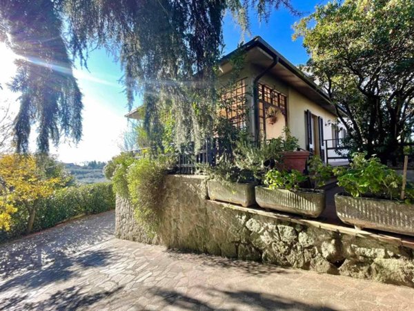 casa indipendente in vendita a Reggello in zona Leccio