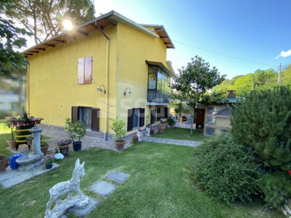 casa indipendente in vendita a Reggello in zona Leccio