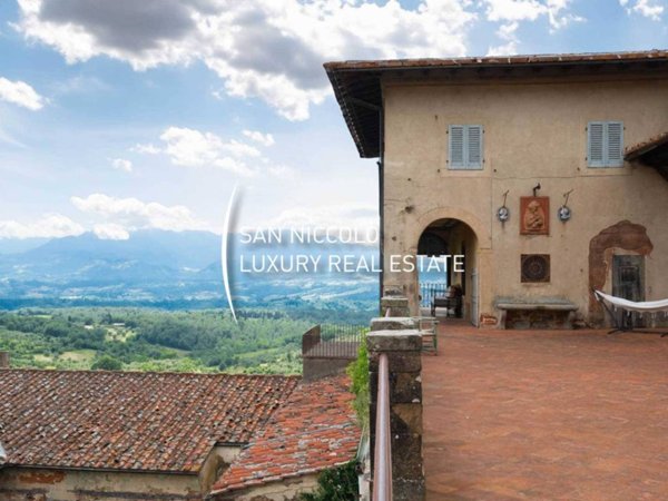casa indipendente in vendita a Reggello