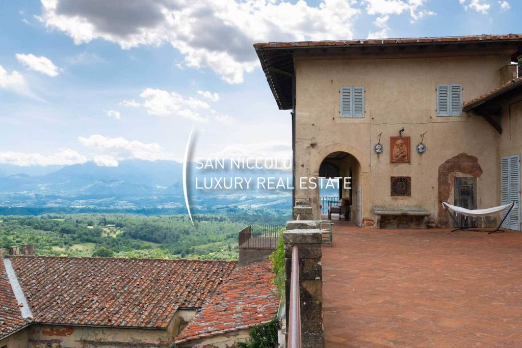casa indipendente in vendita a Reggello