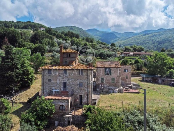 casa indipendente in vendita a Reggello