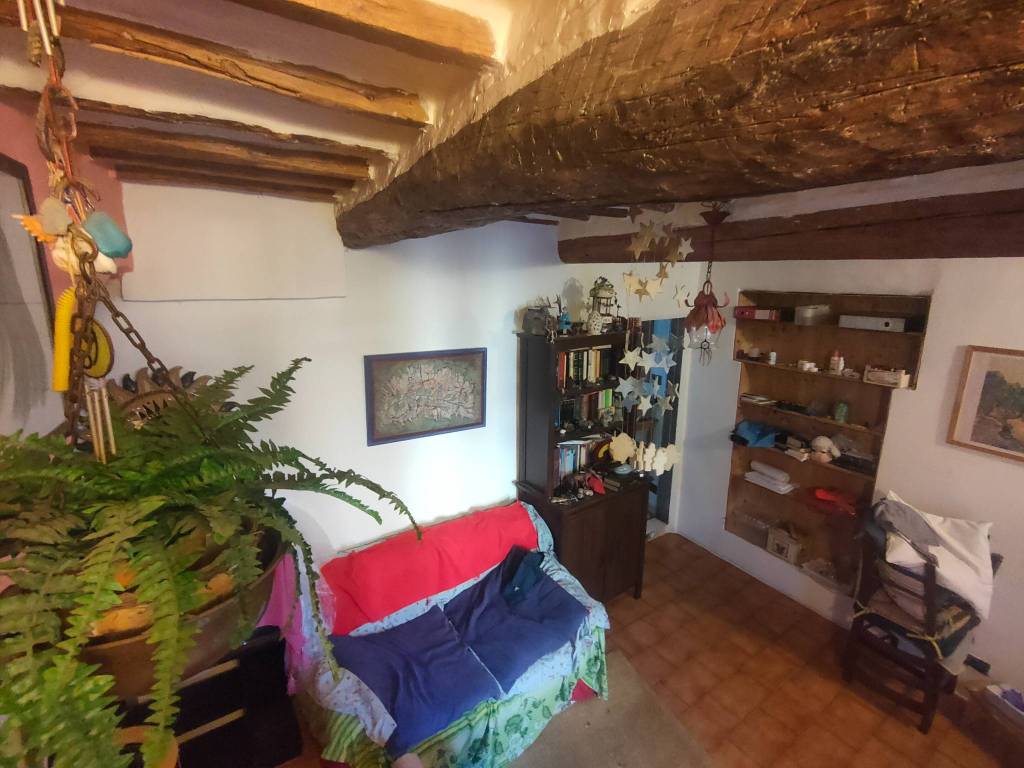 casa indipendente in vendita a Reggello in zona Vaggio