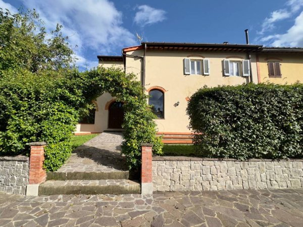 casa indipendente in vendita a Reggello in zona Leccio