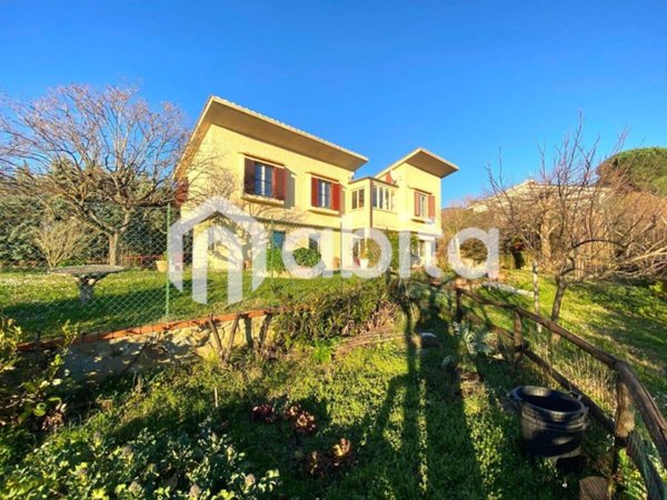 casa indipendente in vendita a Reggello in zona Pietrapiana