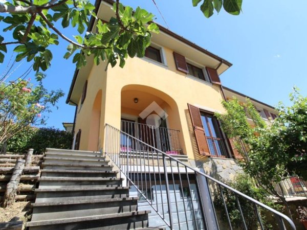 casa indipendente in vendita a Reggello