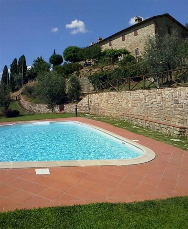 casa indipendente in vendita a Reggello