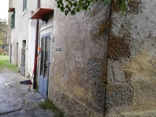 casa indipendente in vendita a Reggello