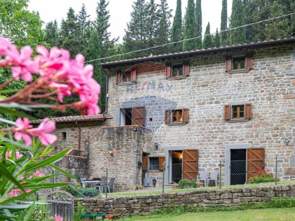 casa indipendente in vendita a Reggello