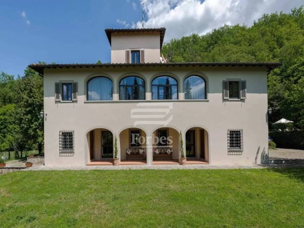 casa indipendente in vendita a Reggello