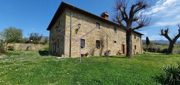 casa indipendente in vendita a Reggello