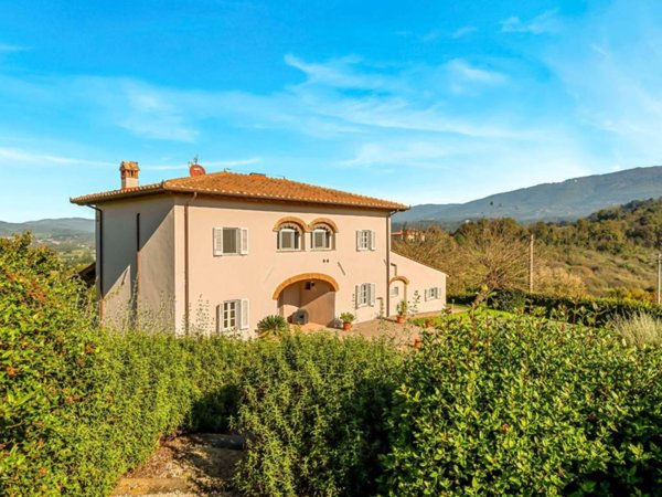 casa indipendente in vendita a Reggello