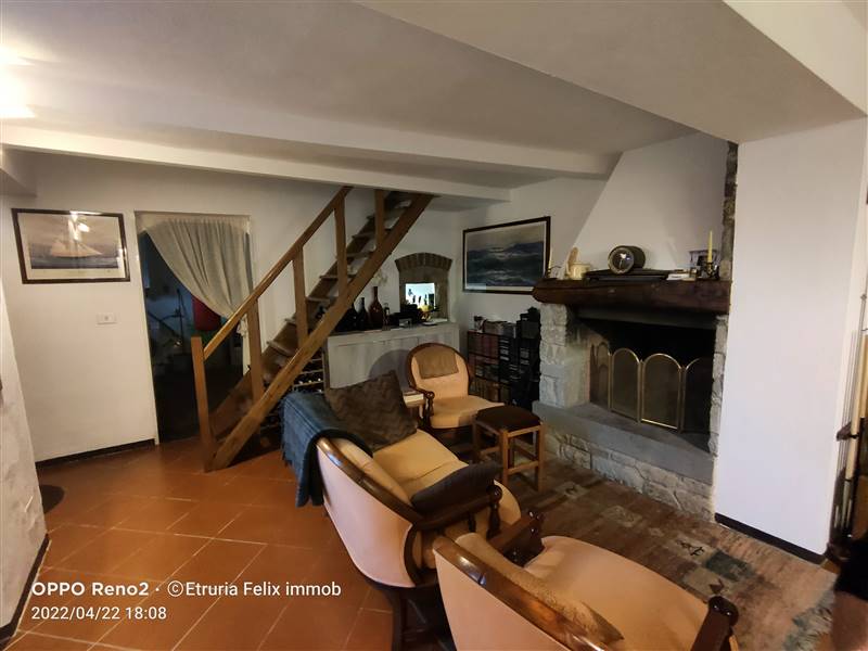 casa indipendente in vendita a Reggello in zona Pietrapiana