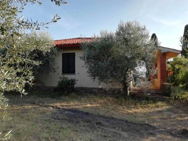 casa indipendente in vendita a Reggello in zona Donnini