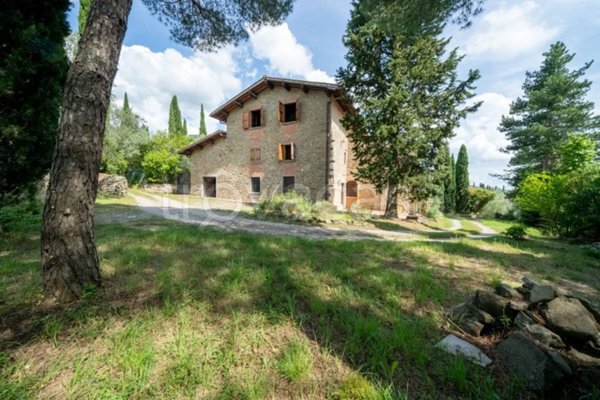casa indipendente in vendita a Reggello