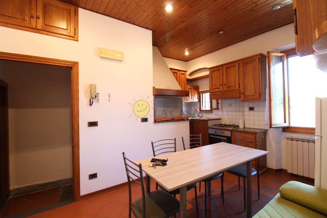 intera palazzina in vendita a Reggello in zona Montanino