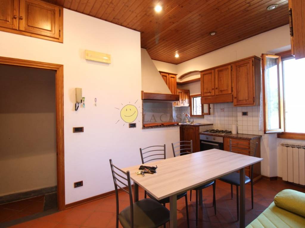 casa indipendente in vendita a Reggello in zona Montanino