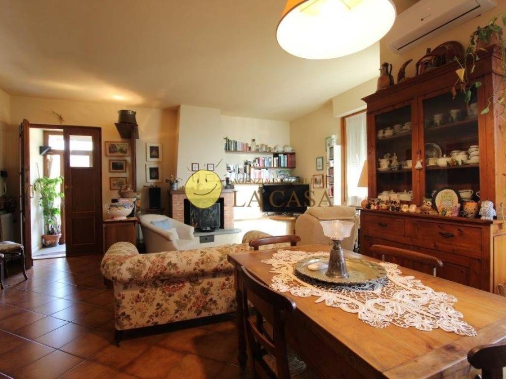 appartamento in vendita a Reggello in zona Montanino