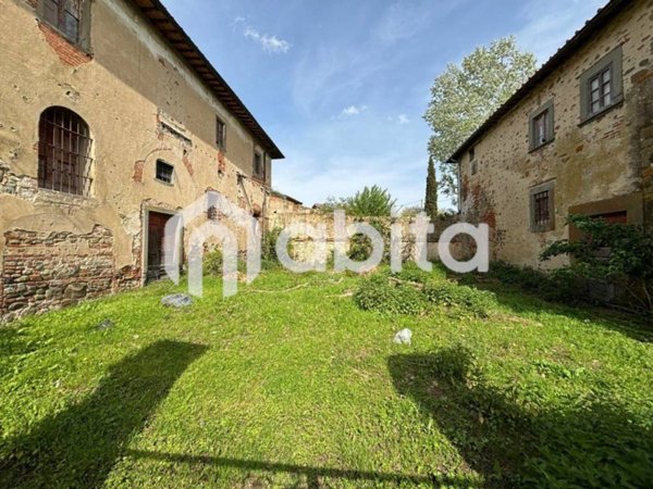 casa indipendente in vendita a Reggello in zona Montanino