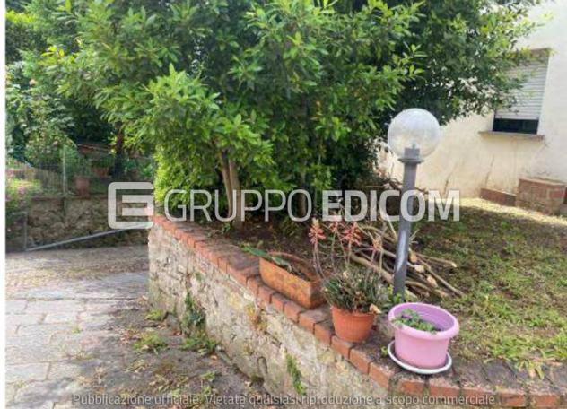 locale commerciale in vendita a Reggello