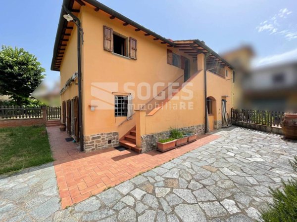casa indipendente in vendita a Reggello