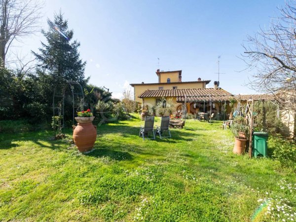 casa indipendente in vendita a Reggello
