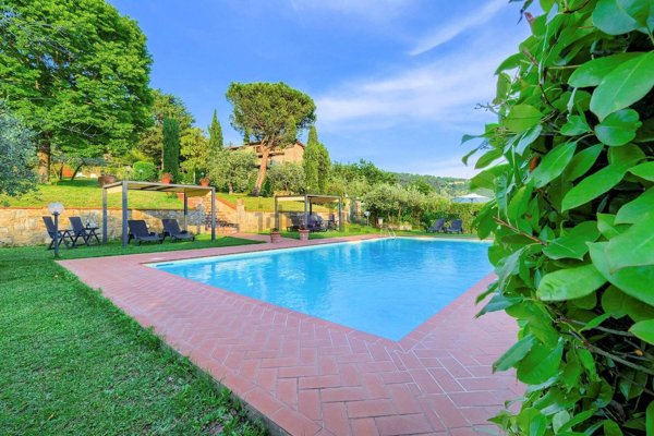 casa indipendente in vendita a Reggello