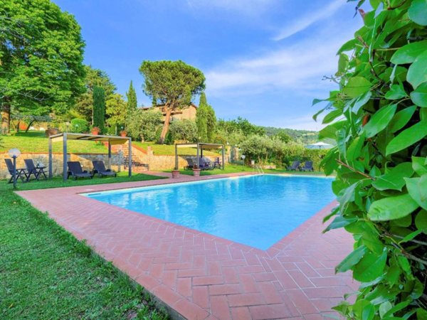 casa indipendente in vendita a Reggello