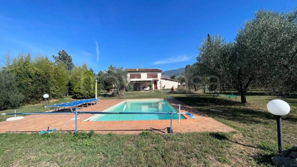 casa indipendente in vendita a Reggello