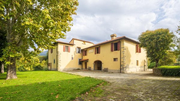casa indipendente in vendita a Reggello