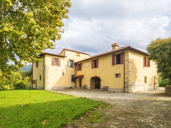 casa indipendente in vendita a Reggello